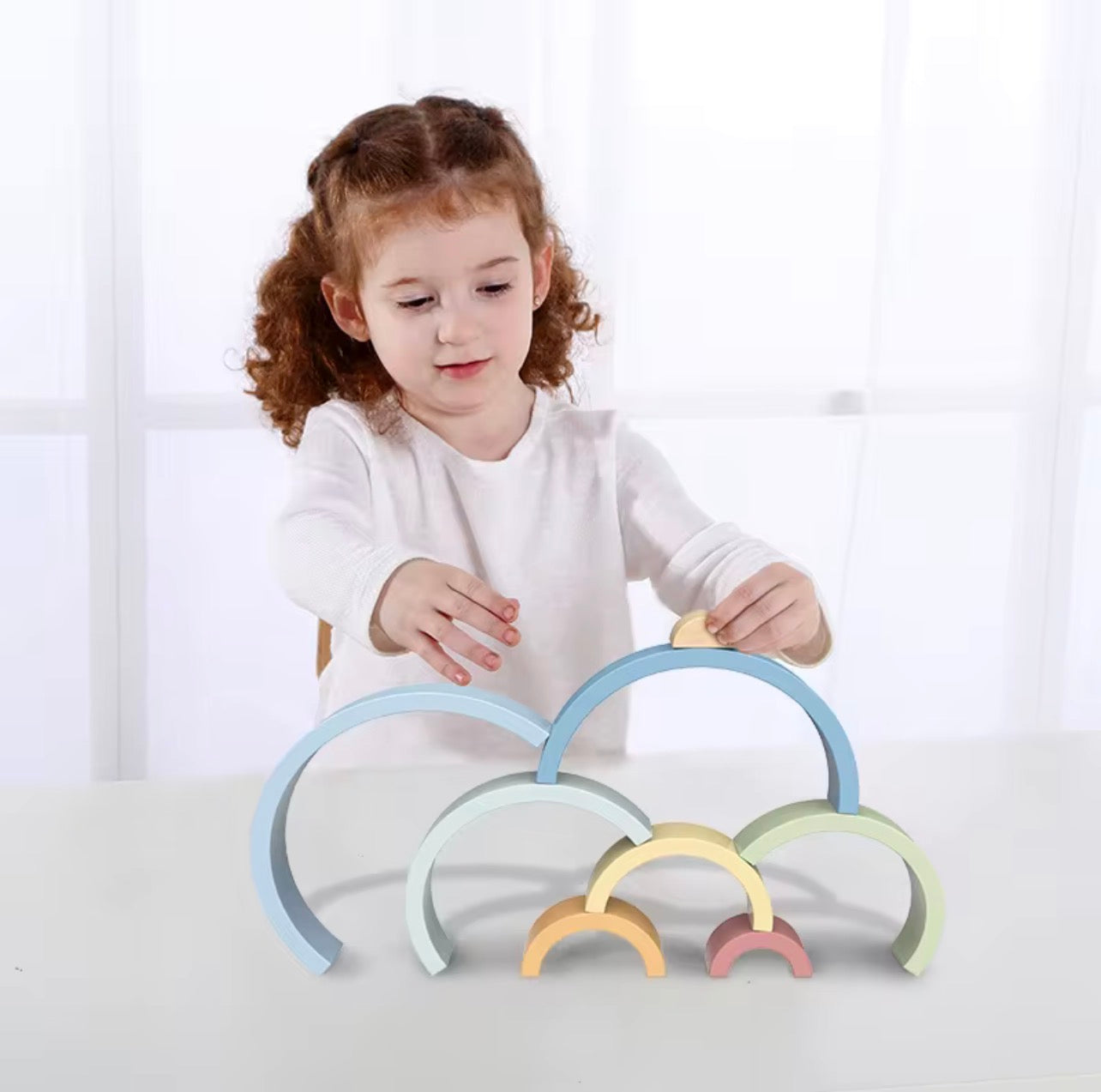 Arcoiris Montessori de madera apilable | Minino Panamá