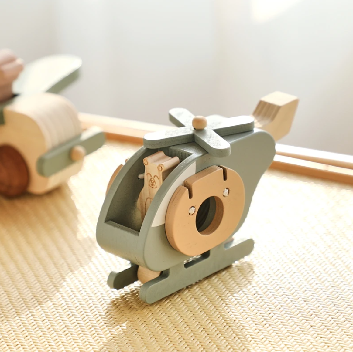 Set de Mini Pilotos – Avión y Helicóptero de Madera Montessori